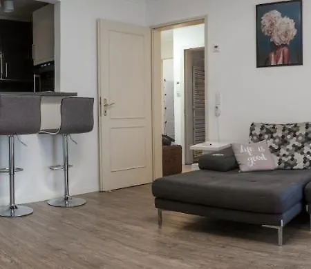 Ruhige Ferienwohnung Mitten In Wiesbaden Exterior photo